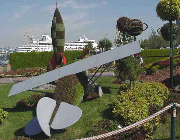 Fus�e et avion de Lindbergh
